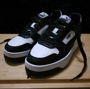PUMA Black and White Carina Street Platform Sneakers US women's size 7